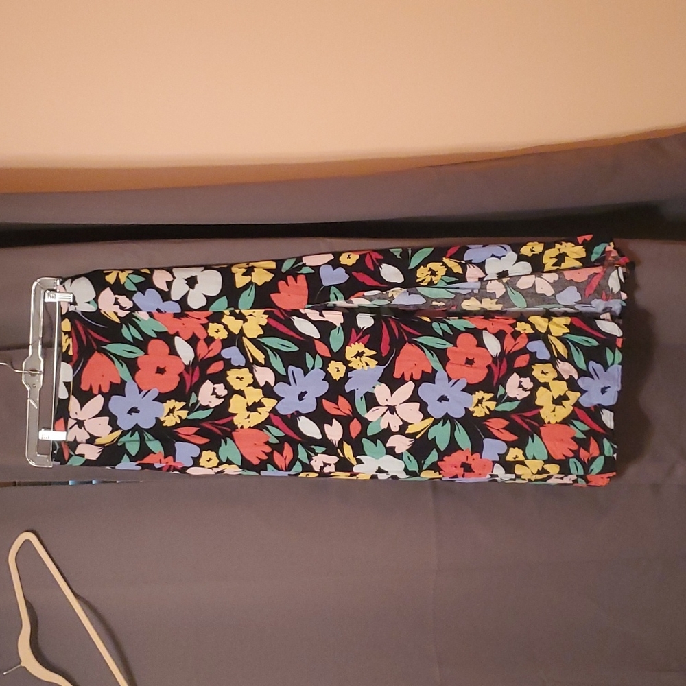 City Chic floral skirt size 22w